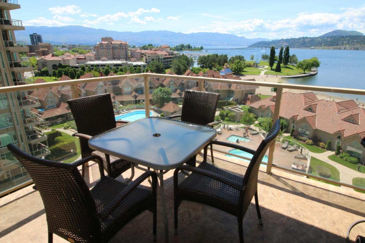 Sunset Waterfront Resort By Discover Kelowna Resort Accommodations Esterno foto