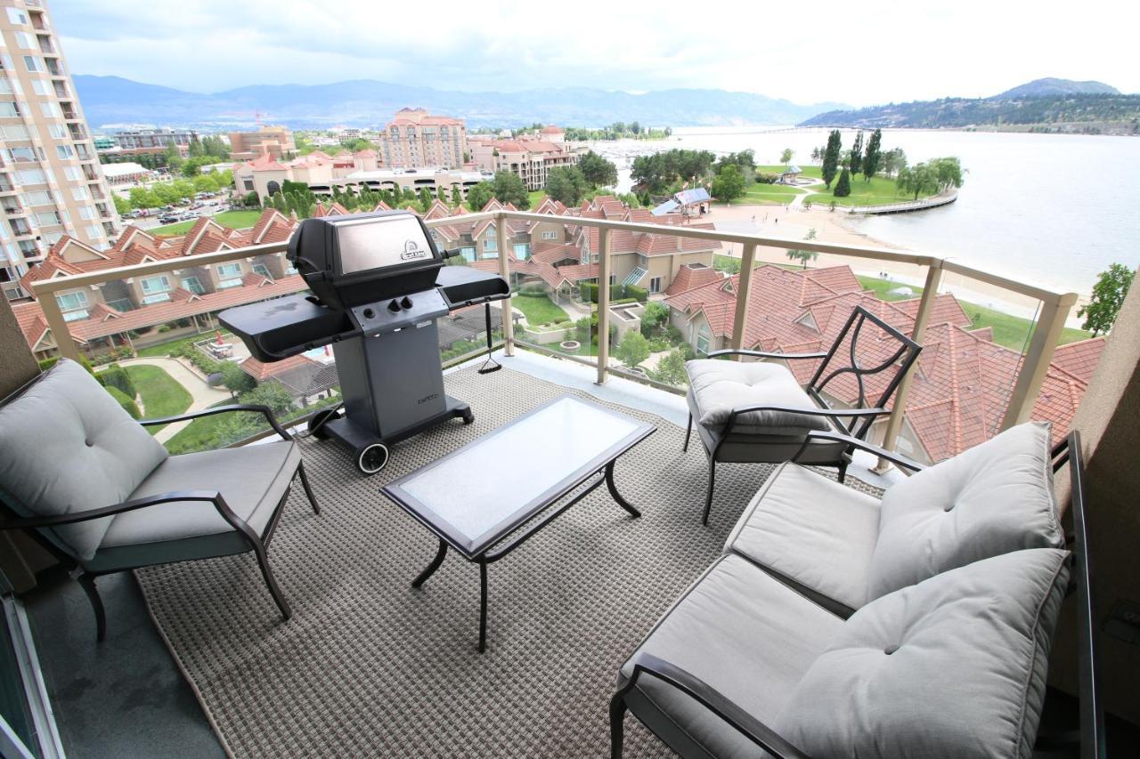 Sunset Waterfront Resort By Discover Kelowna Resort Accommodations Esterno foto