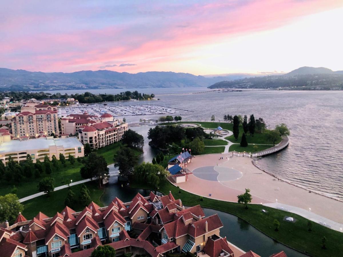 Sunset Waterfront Resort By Discover Kelowna Resort Accommodations Esterno foto